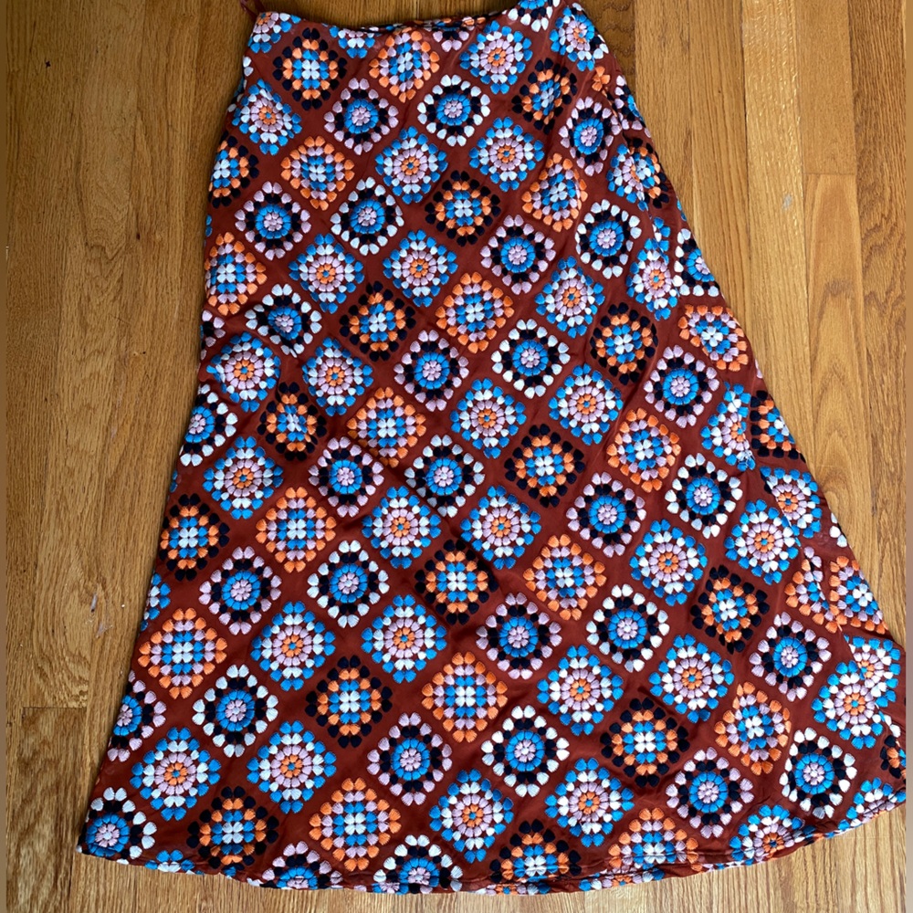 Embroidered midi skirt